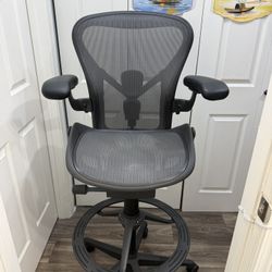 Herman Miller Aeron ( SIZE B ) STOOL REMASTER !!