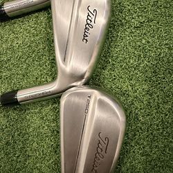 Titleist T250 with Modus 105 5 - A wedge  7 pieces