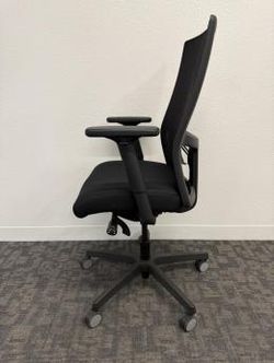 Task-Exec-Conference-Hon Ignition black Fully Loaded mesh back Chair