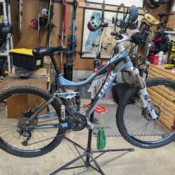 Women s Small Mountain Bike Trek Lush for Sale in Puyallup WA OfferUp
