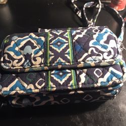 Vera Bradley All In One Crossbody Small Purse .