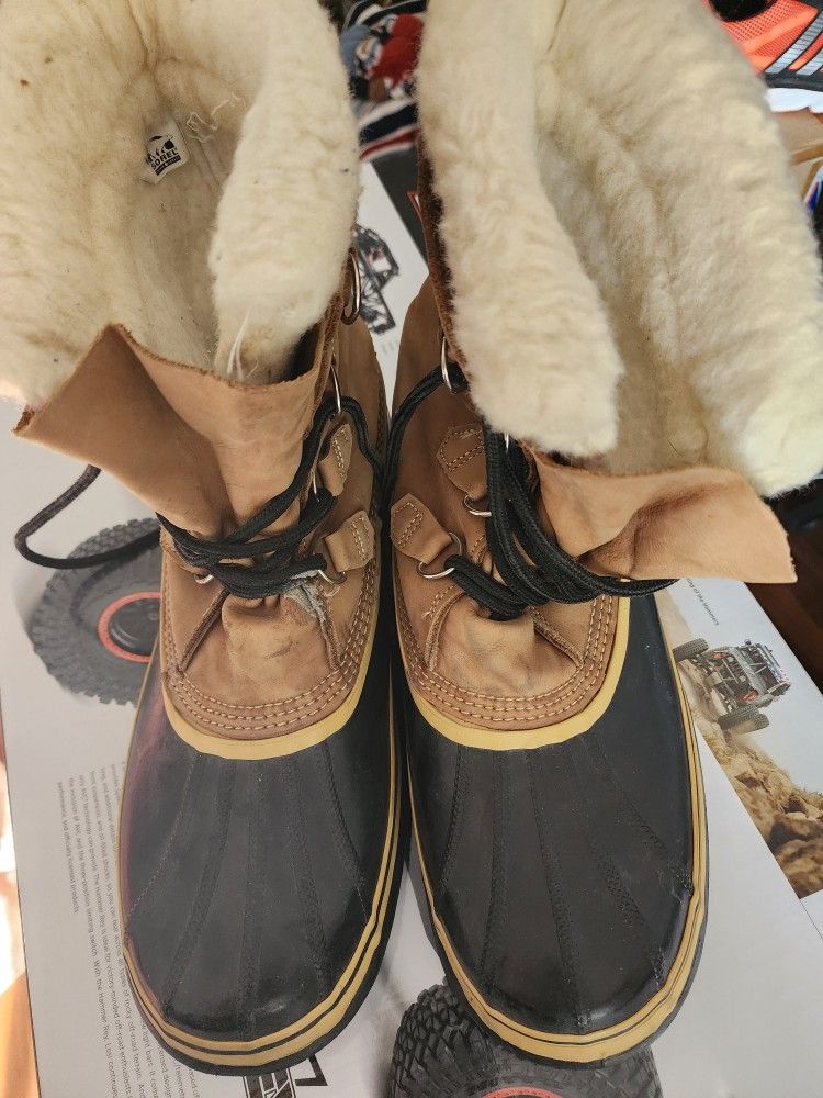 RARE Mens Size 14 SOREL Caribou Boots