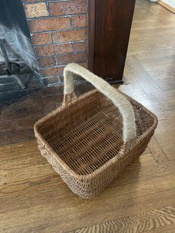 Large Wicker Basket with Jute Handle