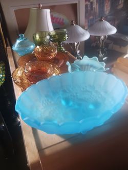 13 pieces of depression glass assorted colors