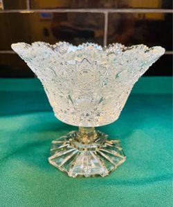 Vintage beauty! Czech Republic Crystal bowl with pedestal and intricate hand cutting