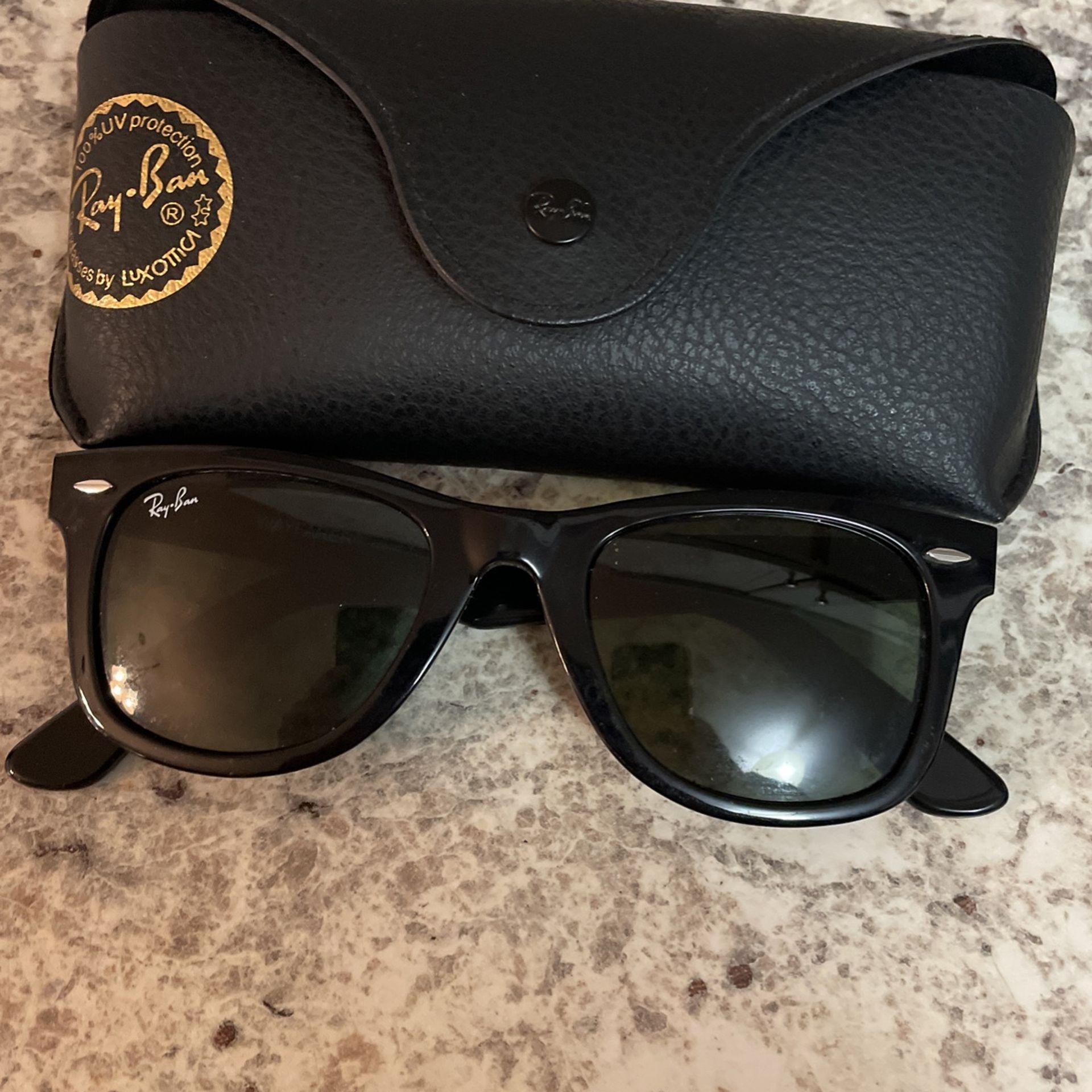 New Ray Bans. Black. 