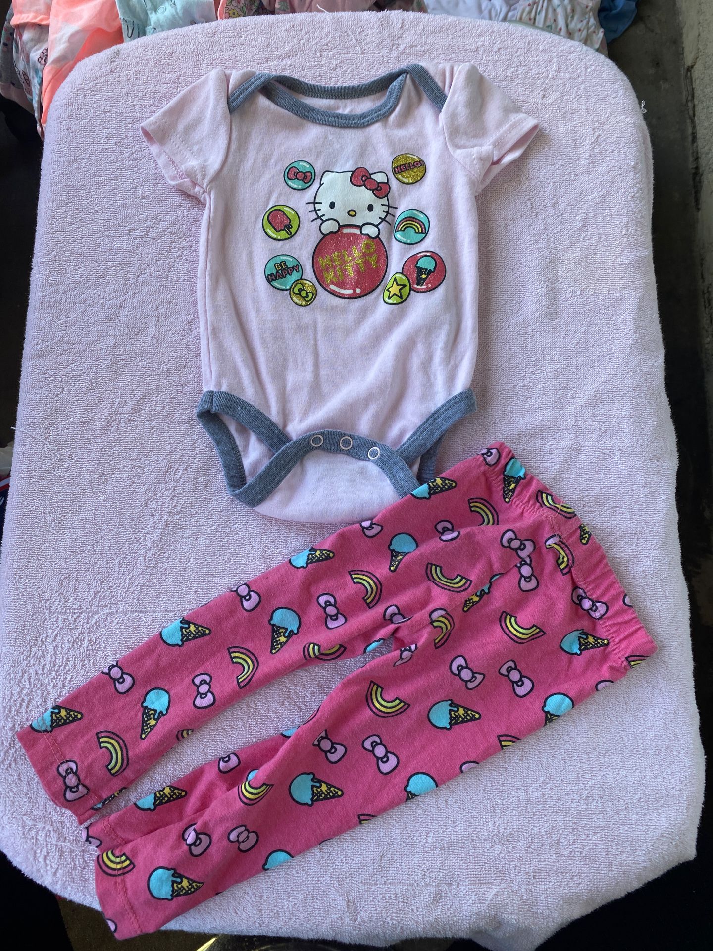 Hello kitty onesie with bottoms 6-9 mon