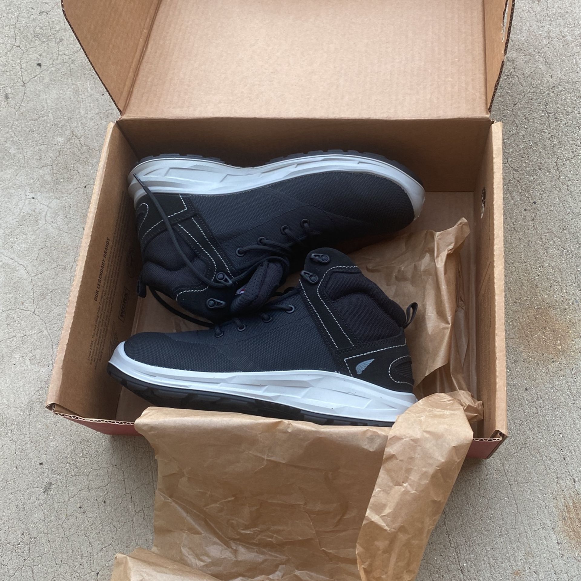 Red Wing Men’s Boots Size 8 New