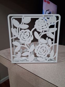 Metal floral napkin holder