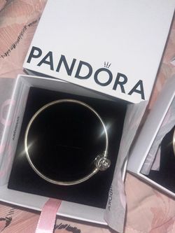Pandora Moments Encircled Clasp Bangle
