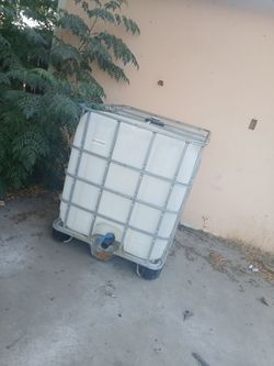 Water bin (not free)