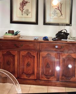Dining Server And table
