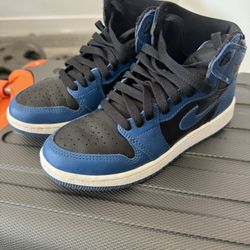 Air Jordan 1 “Dark Marina Blue” (Sz. 3.5Y) 