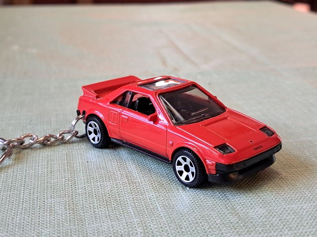 Keychain 1984 Toyota MR2 sports Car Key chain