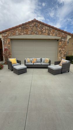 Outdoor Wicker Patio Furniture Sectional W Coffee table/ Ottoman/ Chaise. Delivery available!