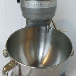 Heavy-duty KitchenAid Professional 600 6-Qt Bowl-Lift Stand Mixer (Fully Functional & Complete)
