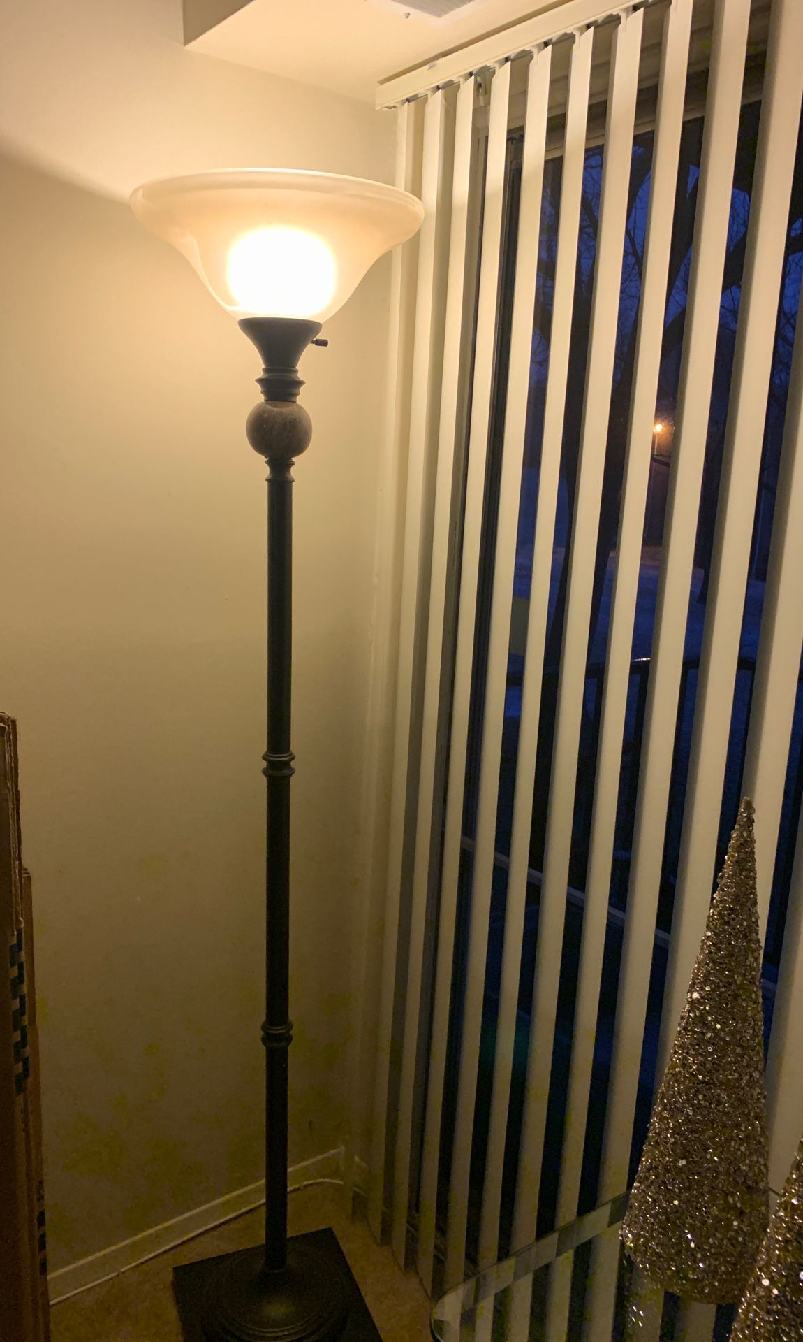 Floor lamp