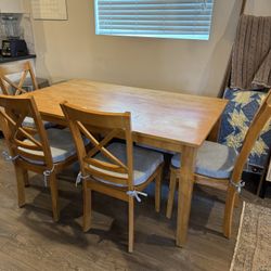 Wooden Rectangular Kitchen Table With 4 Chairs And Cushions 