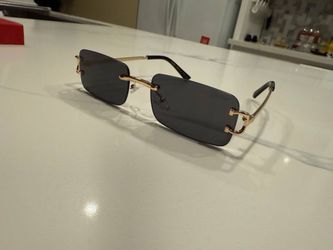 Carti Glasses