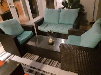 Outdoor Wicker Set With Table 