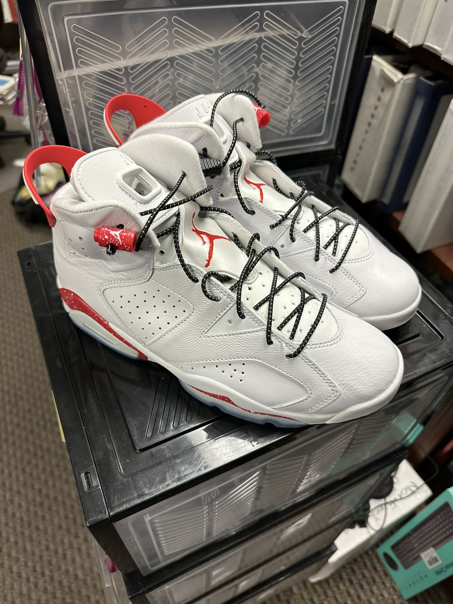 Nike Air Jordan 6 Retro