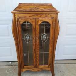 Oak Curio