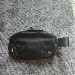 Lululemon Everywhere Bag