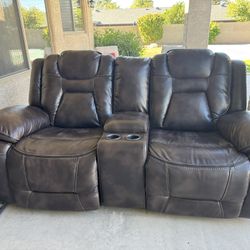 Two Seat Reclining loveseat W/center armrest & storage