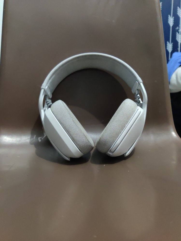 logi Zone Vibe 100 Headphones