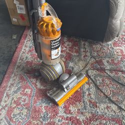 Dyson Vacuum 