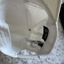 Mercedes Hat 