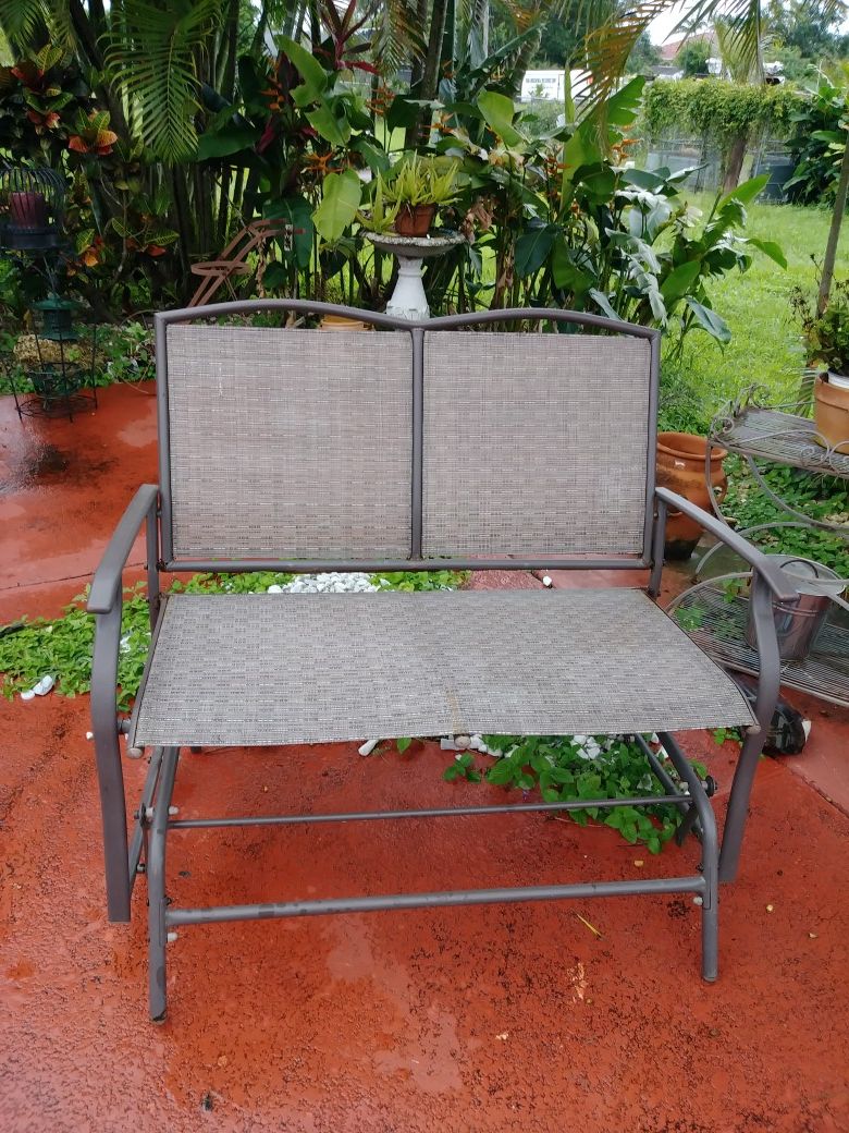 Double Glider by Gardenline