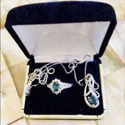 Christmas Emerald And Diamond Necklace And Ring Set For
