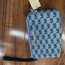 Michael Kors Double Gusset Wristlet