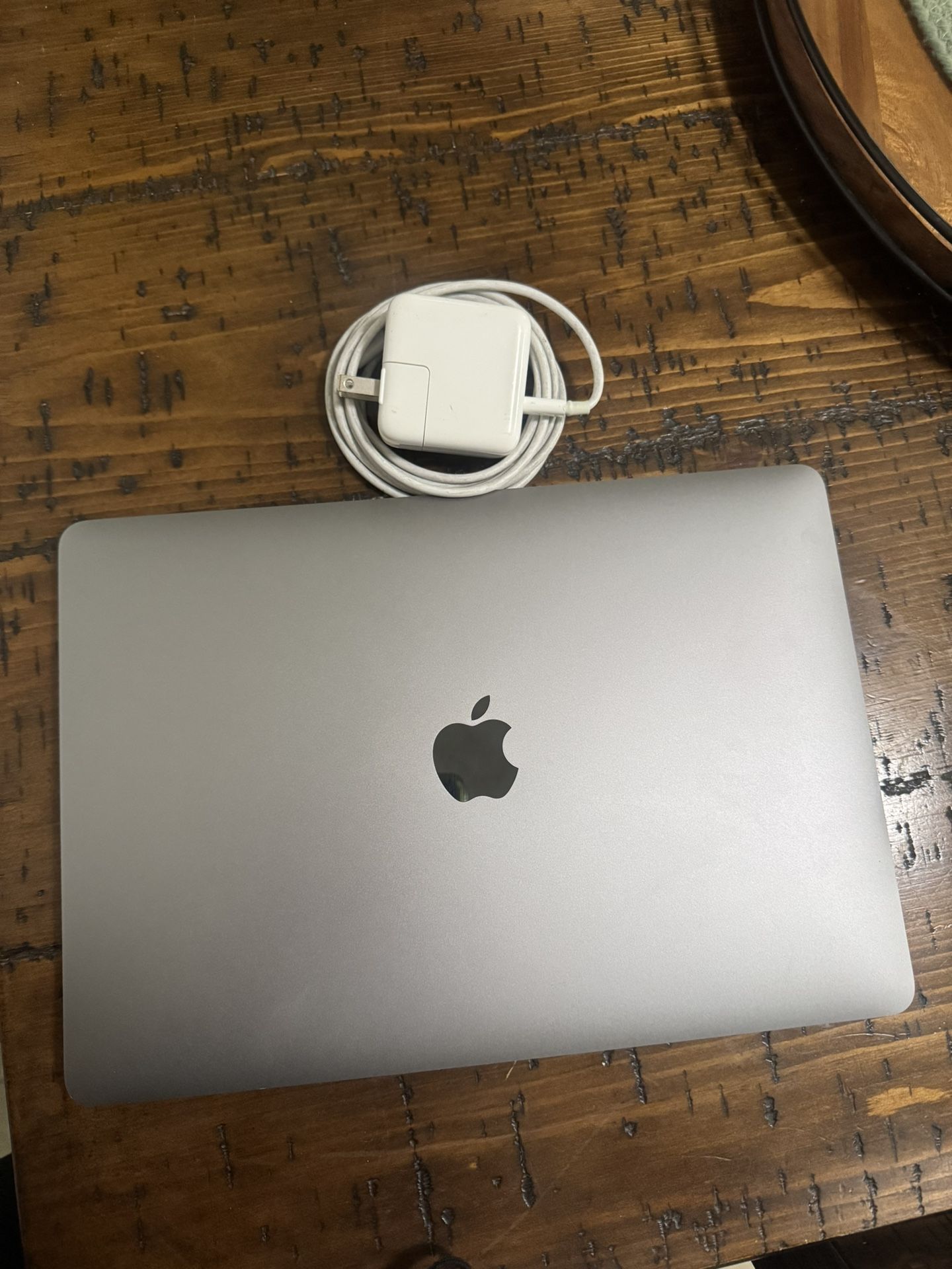 Apple MacBook Air 13in 2020 With Charging Cord