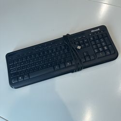 Microsoft Wired USB Keyboard 600 - Model 1366 - Black -  Number Pad