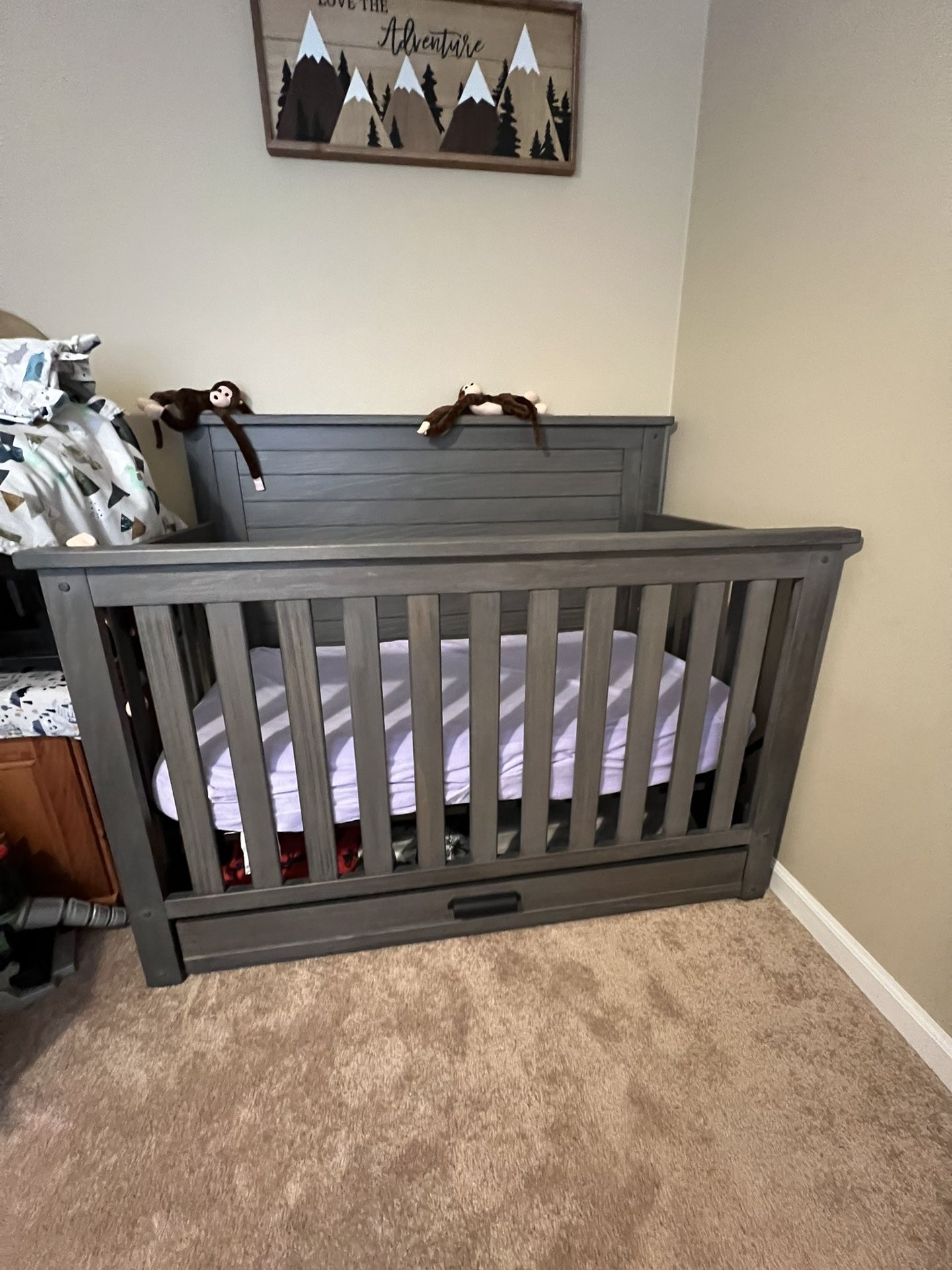 Farmhouse Crib & Mattress