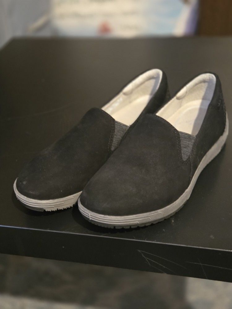 Female Slip Ons