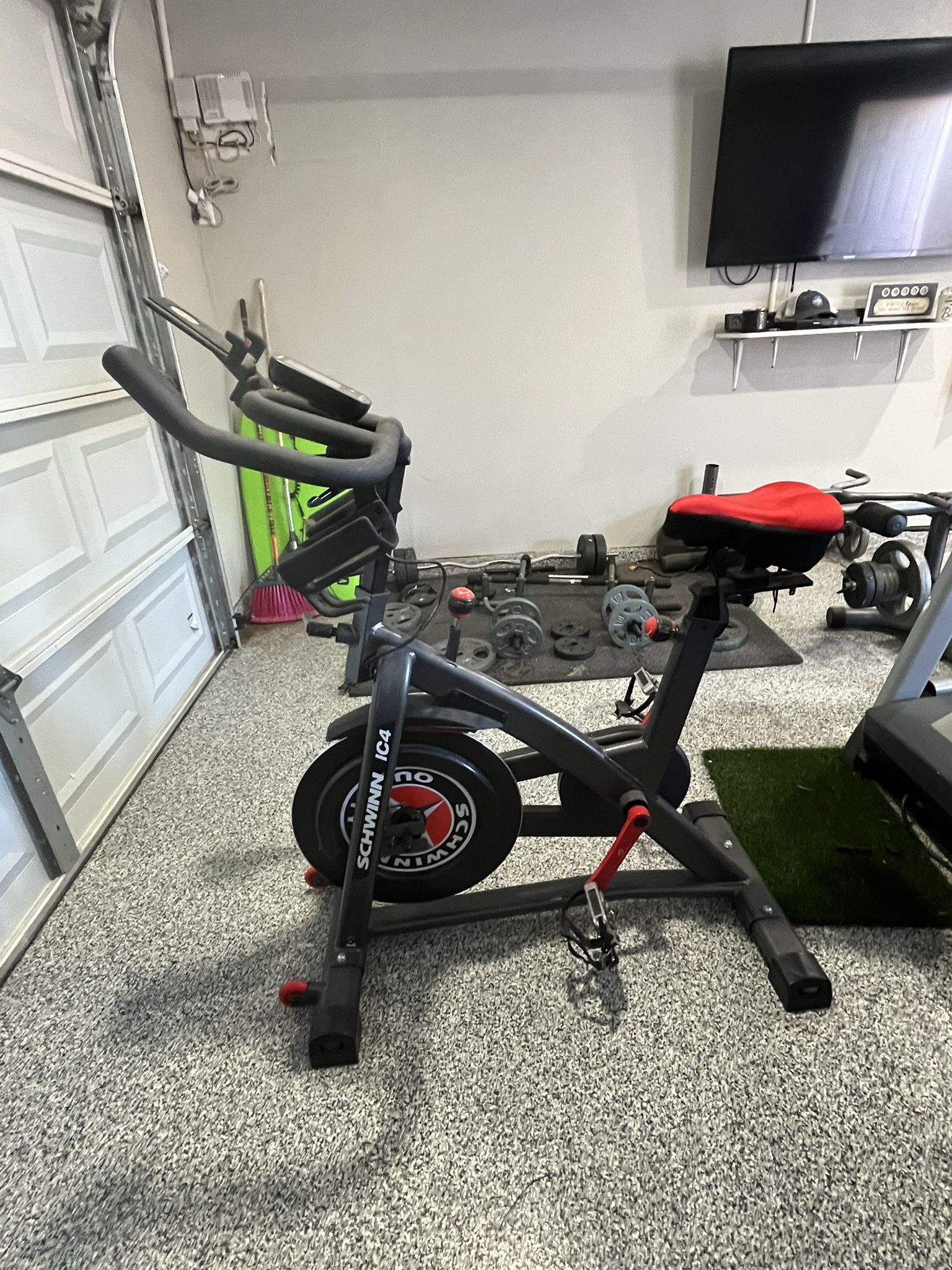 Schwinn Ic4 Exercise Bike