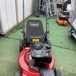 Toro 22 in. Recycler Briggs & Stratton High Wheel FWD Gas Walk Behind Self Propelled Lawn Mower with Super Bagger