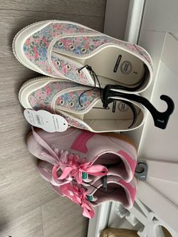 Girls shoes size 1,3,4