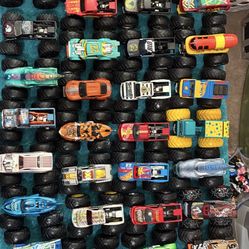 Monster Trucks 1:64