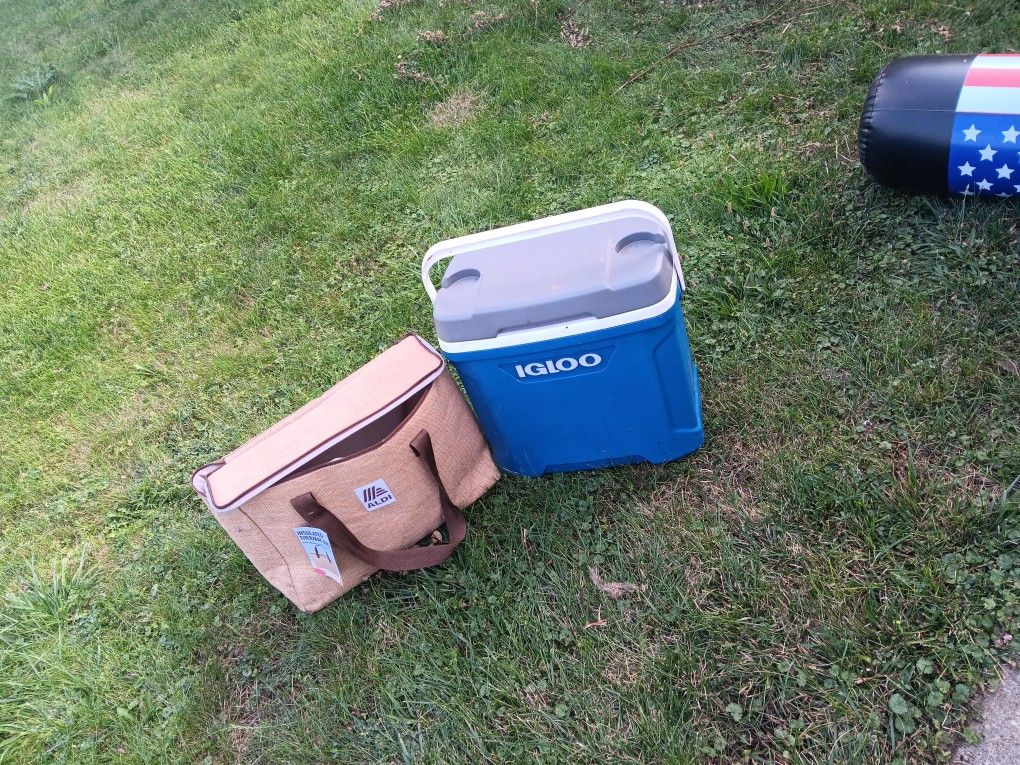 Igloo Cooler & ALDI Insulated Thermal  Bag