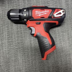 Milwaukee M12 Drill / Driver (new)