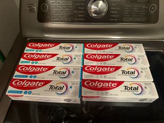 Brand new Colgate toothpaste (8) for ($20)(Cash only)(price is firm)