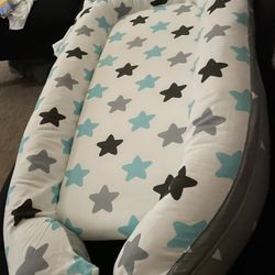 Baby Lounge/sofa/bed in a bed