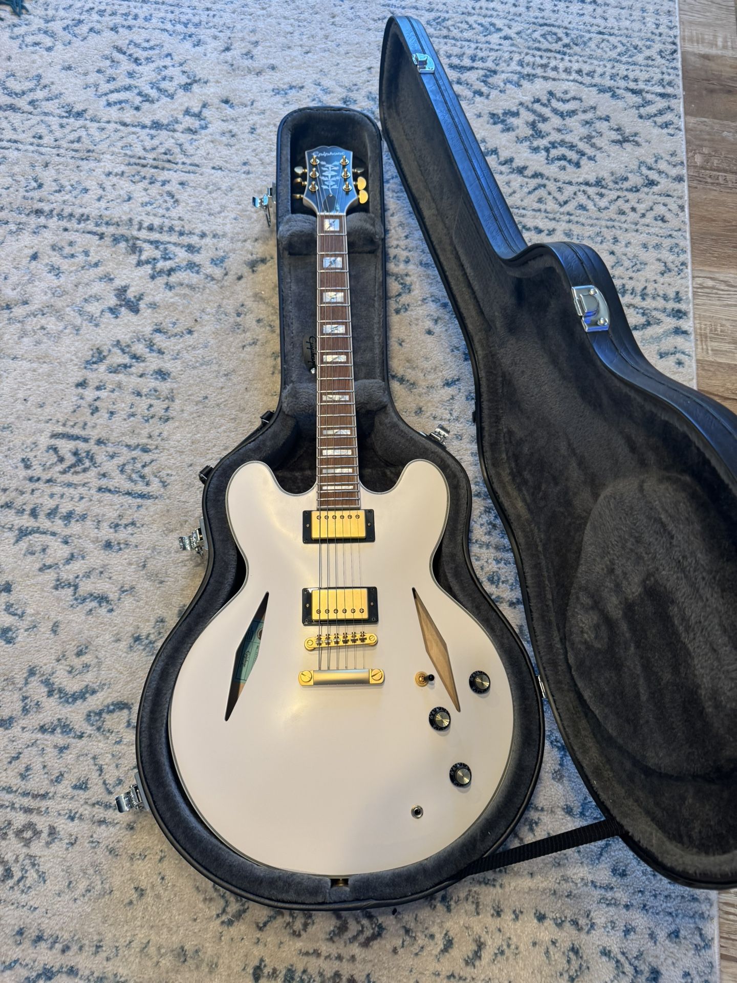 Epiphone Sheraton Emily Wolfe