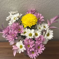 Real flowers in Glass Vase 