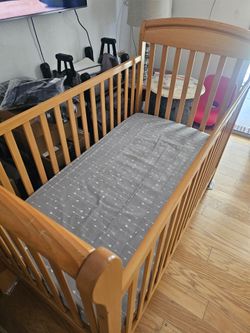 Wooden Baby Crib with Mattress
