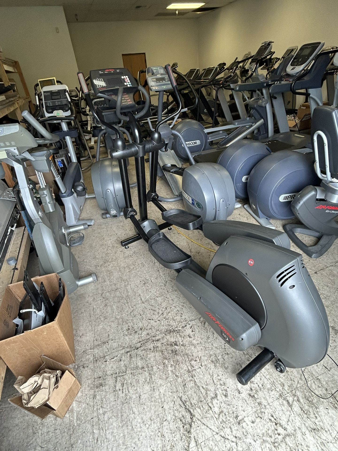 Life Fitness X9i Elliptical Cross Trainer